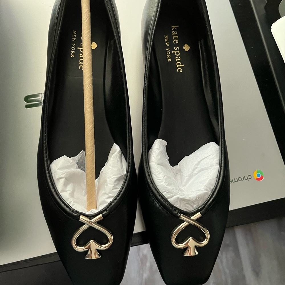 New Kate spade Kendra  metal spade

PRICE IS FIRM